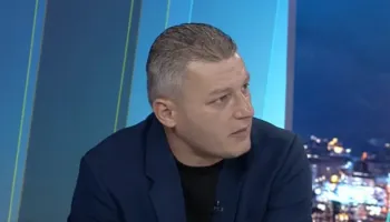 Këshilltari i PS: Qytetarët nuk ngriheshin më përpara sepse qeveria s’të dëgjonte. Sot shteti është në nivel më demokratik