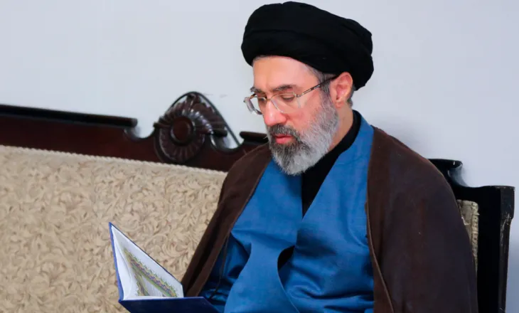 Khamenei është larguar nga Irani, ngrihen dyshime për krizë të brendshme