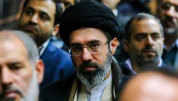 Khamenei nuk do të marrë pjesë në ceremoninë mortore të të atit për arsye sigurie