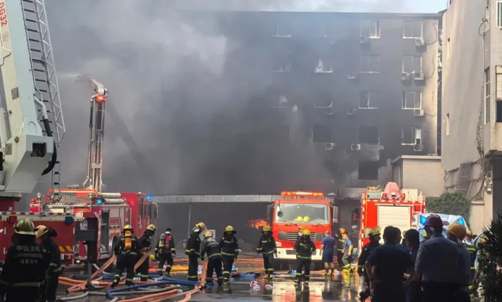 Kinë, të paktën 28 të vdekur nga zjarri në një fabrikë këpucësh
