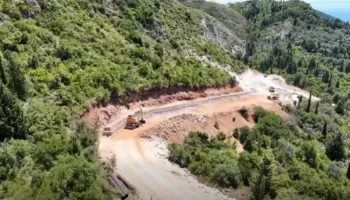 Koçiu: Vijojnë punimet për segmentin “Mangana” në Dhërmi, përmirëson aksesin dhe lehtëson trafikun