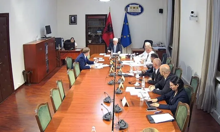 Komisioni ‘Xhafaj’ kritika KLP: Nga sistemet më të dobëta të drejtësisë! Mbi 100 vakanca, kërkoni 12 prokurorë
