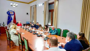 Koncerti i Kanye West dhe mundësia për Jennifer Lopez në Tiranë, përplasje në komision, Zhupa kërkon shpjegime…