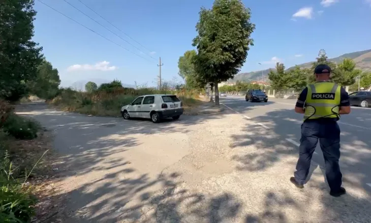 Korçë/ Automjeti përplas karrocën me të miturin