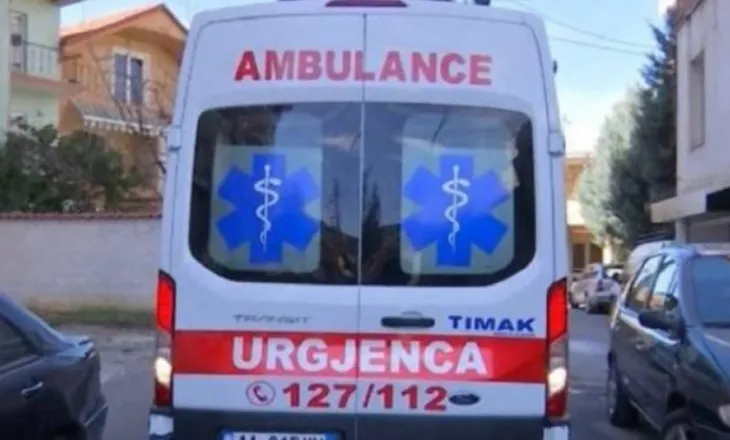 Korçë/ I moshuari hidhet nga kati i tretë i banesës, humb jetën