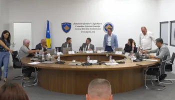 Kosovë, certifikohen zgjedhjet: LVV forca e parë me 53 ulëse