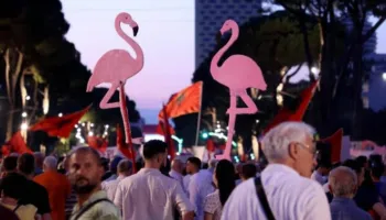 “Kryeministri luan kartën e provokimit me Kanye West”/ Gazeta prestigjioze “Le Temps” jehonë situatës në Shqipëri
