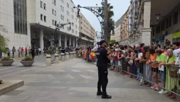 Kryeministri Sanchez vizitë në Ceuta, qytetarët e presin me protesta: Na ke tradhëtuar