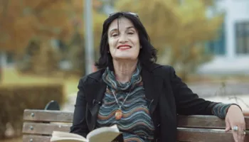 Kur qielli mbushet me shpirtra – një lexim artistiko-filozofik i poezisë së Dije Demiri Frangut