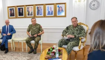Kurti dhe Haxhiu takohen me admiralin e NATO-s