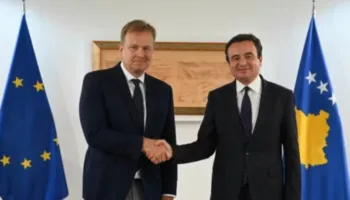 Kurti takon Sorensen, ja çfarë diskutuan