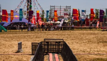 Kurti uron pjesëmarrësit e Sunny Hill Festival: Shijoni gjithçka që Prishtina dhe Kosova kanë për të ofruar