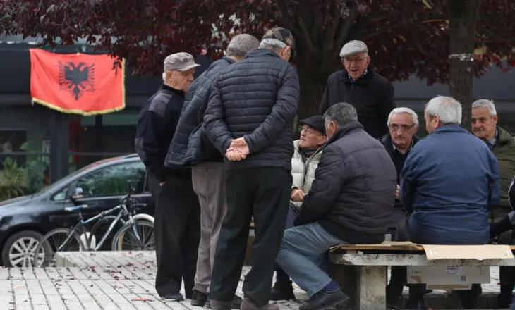 Kush po e paguan faturën e pensionistëve në Shqipëri?