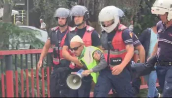 Kuvend dhe protestë, qytetarët përplasen me Policinë
