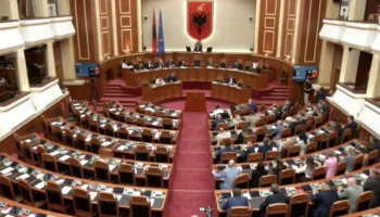 Kuvendi miraton me votat e socialistëve projektligjin për huanë nga SHBA, opozita nuk merr pjesë në seancë