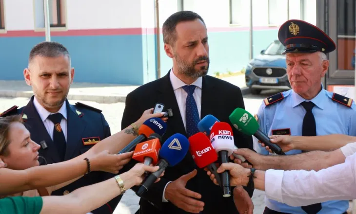Lamallari: Dhunuesit e policisë nuk janë protestues, por vandalë
