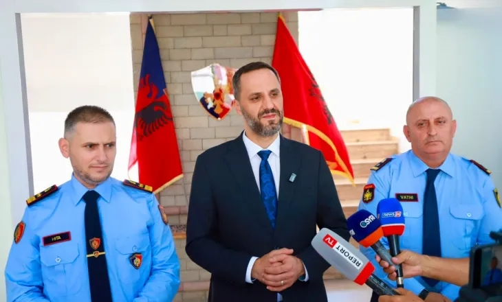 Lamallari hedh poshtë lajmet për dorëheqje: Nuk merrem me portale, por vetëm me punë!