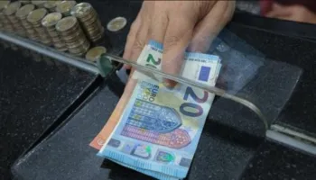 ‘Lamtumirë’ lekëve?/ Shqipëria bëhet gati për euron si paranë kombëtare