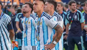 Lautaro Martinez mesazh thumbues për Scaloni: Do të doja të luaja dhe të ndihmoja në fushë