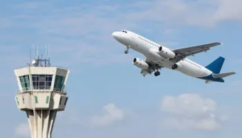 Lazer i gjelbër drejt avionit me pasagjerë pranë Aeroportit “Adem Jashari”, Policia e Kosovës nis hetimet