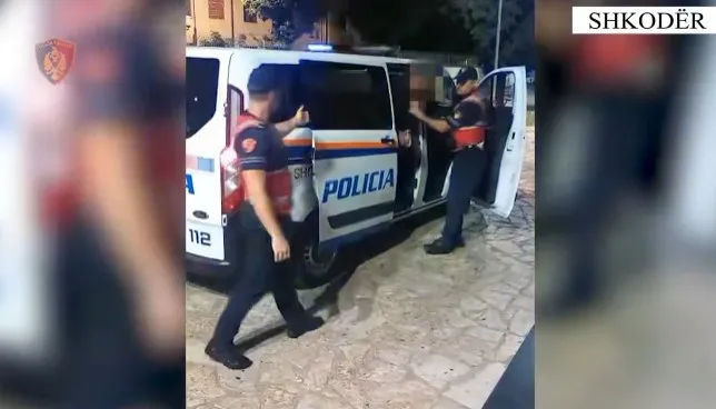Lëvizte me bombë të telekomanduar dhe maskë në makinë, arrestohet 38-vjeçari në Vaun e Dejës