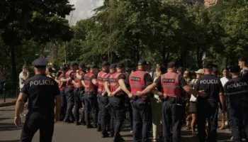 Lirohen gjashtë protestuesit e shoqëruar pas protestës para Kuvendit