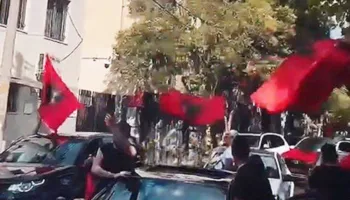 “Lironi çunat”/ Diaspora para Komisariatit Nr.3, thirrje në kor për të arrestuarit