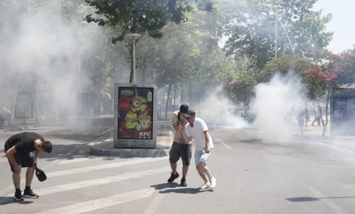 “Lironi protestuesit!/ Deklarata e Grupit Koordinues e dorëzuar në Polici dhe ambasada