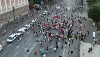 “Lironi protestuesit e Kuvendit!”, nis protesta e 54-t para Kryeministrisë
