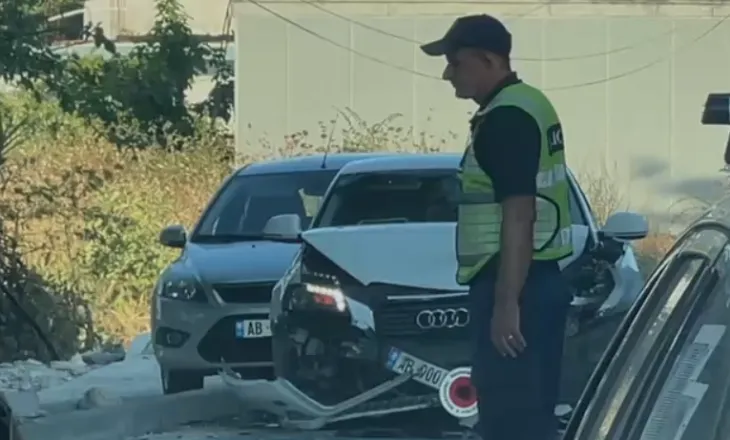 Makinat përplasen kokë më kokë në aksin Fier-Patos, një i plagosur