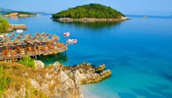 Malta dhe Santorini në hije? Ky vend në Shqipëri po merr gjithë turistët