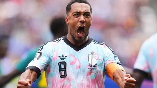 Manchester United nuk ndalet, siguron dy afrime në merkato