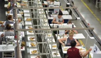 Manifaktura po fiket, Shqipëria po humbet motorin e eksporteve; Alarmi i industrisë së veshje-këpucë