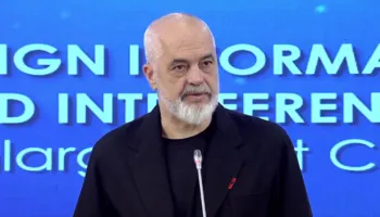 “Manipulimi i informacionit kërcënim për demokracinë”, Rama:  “Kali i Trojës” hyn i maskuar si diçka e padëmshme