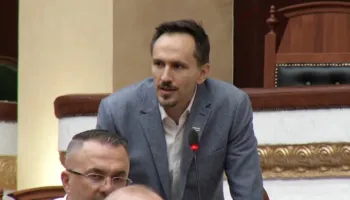‘Maratonë dhe jo sprint’, Muçi për 50 ditët e protestës: Do i pamundësojë qeverisjen Ramës, jepni dorëheqjen!
