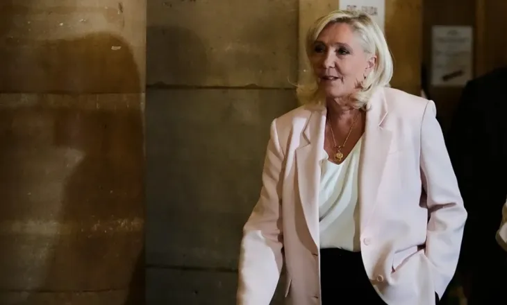 Marine Le Pen shpallet fajtore, dënimi nuk e pengon nga kandidimi në Peresidencialet e vitit 2027