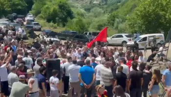 Masakër me lumenjtë edhe në Tropojë, banorët e Nikaj-Mërturit në protestë: Po shkatërrohet mjedisi