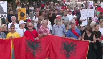 Mbahet sot protesta e 60 kundër klasës politike, qytetarët marshojnë drejt Kryeministrisë