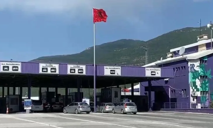 Mbi 45 mijë qytetarë të Kosovës hynë në Shqipëri në 24 orë, Morina regjistron fluksin më të lartë të verës