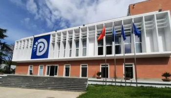 Mblidhet sot Këshilli Kombëtar i PD-së, priten EMRA të rinj dhe lëvizje të forta në strukturat drejtuese