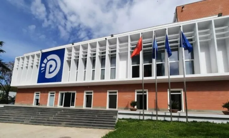Mblidhet sot Këshilli Kombëtar i PD-së, priten EMRA të rinj dhe lëvizje të forta në strukturat drejtuese