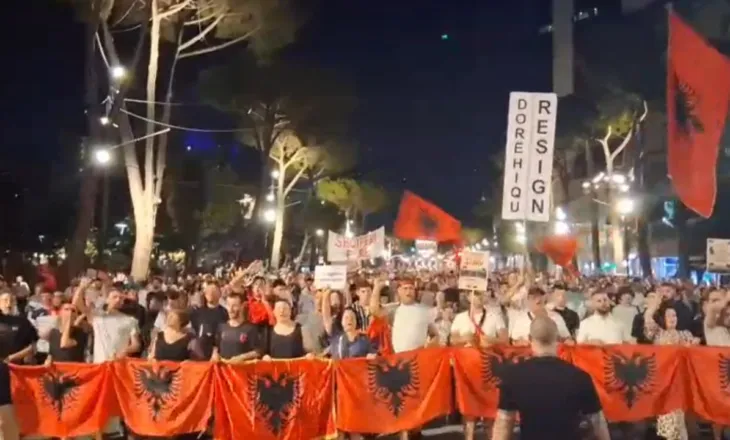 Mbyllet me marshimin e përnatshëm protesta e 61-të, qytetarët thërrasin tubimin mbarëkombëtar të shtunën