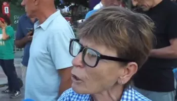 ‘Më kanë prerë dritat’, dëshmia rrëqethëse e invalides: Jetoj vetëm me 90 mijë lekë, si t’i blej ilaçet?