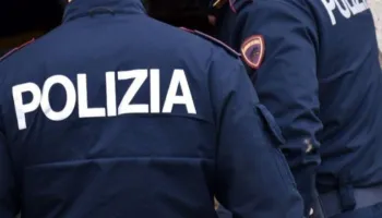 “Më zhveshi me forcë, përfitoi që…”/21-vjeçari shqiptar akuzohet për për*hunimin e turistes, jep dëshminë 18-vjeçarja
