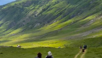 Mes peizazheve alpine nga Valbona në Korab-Koritnik, mbi 34 mijë turistë vizituan zonat e mbrojtura të Kukësit