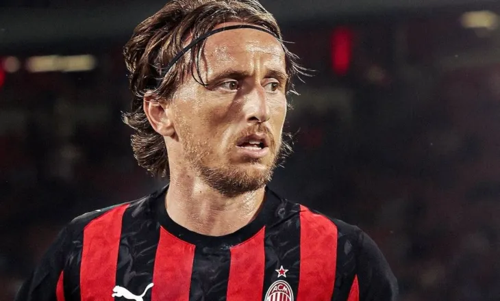Mesfushori/ Luka Modriç zyrtarisht edhe një vit i Milanit