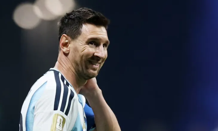 Messi humb penalltinë, Alvarez nuk shënon dot golin e sigurt. Shobeir i pakalueshëm, mbyllet pjesa e parë në Argjentinë-Egjipt (video)