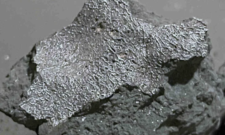 Meteoriti i New Jersey-t Zbulon Sekrete të Origjinës së Jetës