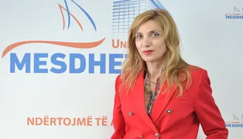 Mimoza Ahmeti ironizon protestën: Me radhë lëpihen viçat, ndaj kërkoni gjëra që ju takojnë