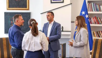 Ministri Blerim Gashani priti Arianit dhe Mrika Nikçin, vlerësoi rekordin e tyre Guinness